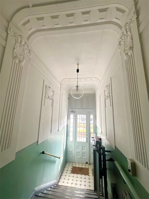 4,9 % Rendite - Erstklassiges Altbau-Miethaus - dicht Altstadt Spandau und Spandauer See!