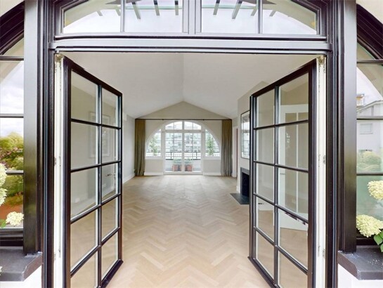 EXKLUSIVES DESIGNER-PENTHOUSE in erstklassiger City-Lage - repräsentativer Neubau 2023!