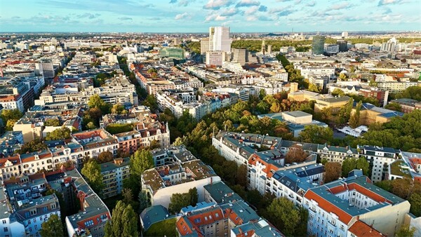 5.333,- pro QM- 5 % Rendite soll-IMPOSANTE 3.7 STUCK-WOHNUNG- dicht Fasanenplatz- Ludwigkirchplatz