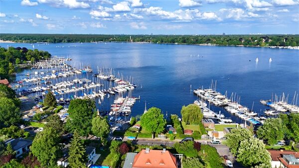 EXKLUSIVE ARCHITEKTENVILLA - mit tlw. Seeblick- nur 300 Meter zum Wasser