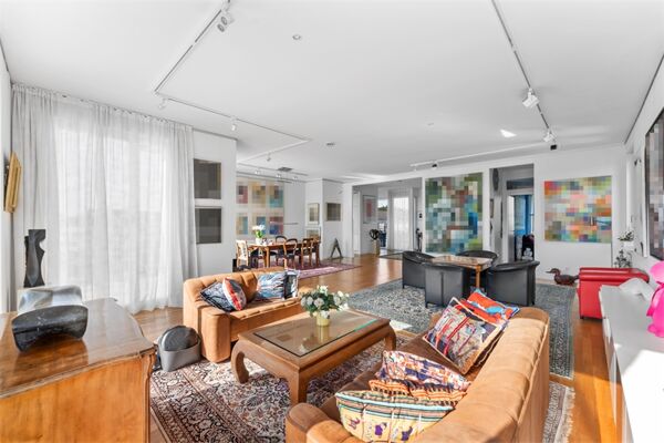 6,2 % RENDITE ist- 2.043,-pro QM-ERSTKLASSIGE MIETHÄUSER +Designer-Penthouse - 100 Meter zum Kudamm