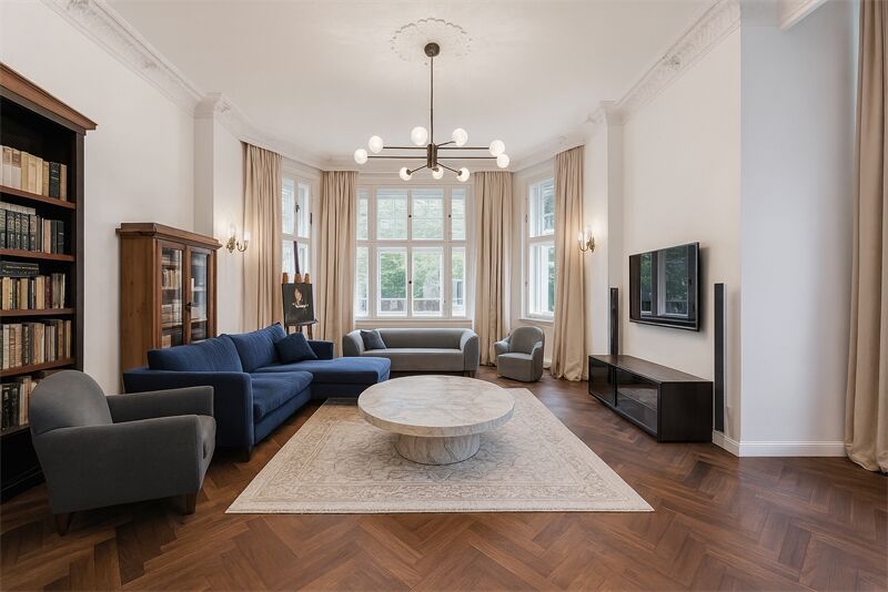 ERSTKLASSIGE 6 ZI.-GARTEN-MAISONETTE- Haus im Haus -400 qm Ziergrundstück- dicht am Park