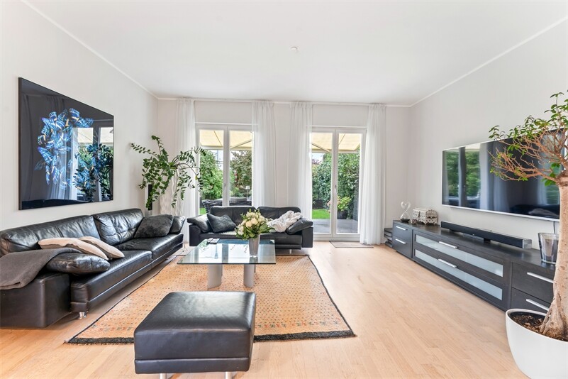 MODERNES ARCHITEKTENHAUS für exklusive Ansprüche- Ruhiglage - dicht am Park