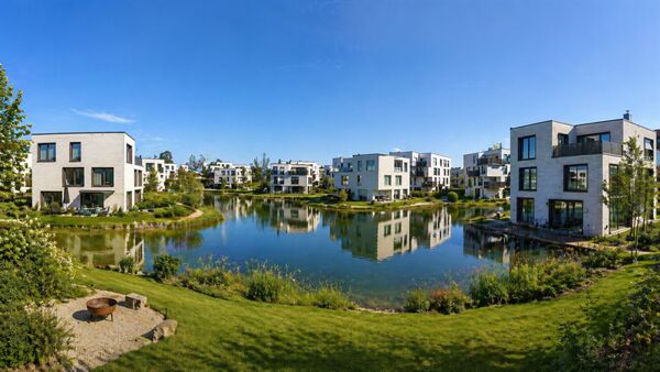 EXKLUSIVES WOHNEN DIREKT AM SEE- Haus im Haus- mit großer Terrasse- mit kleinem Ziergarten