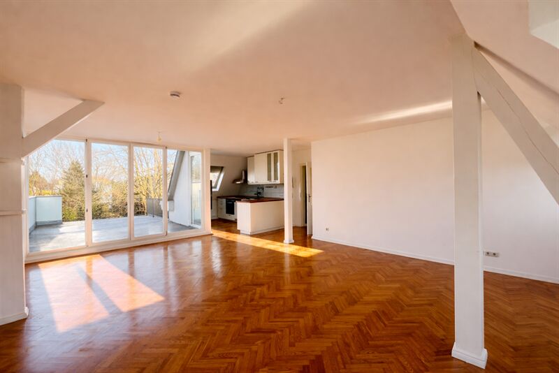 4.363,-pro QM- EXKLUSIVES 4 ZI.- DACH +24 QM SONNENTERRASSE -Stadtvilla aus 1878- 200 Meter zum See