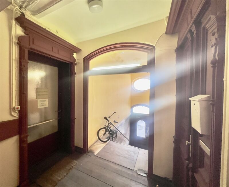 4,9% ist-Rendite-ERSTKLASSIGES & STILVOLLES STUCK-MIETSHAUS mit original Stilelementen 1912