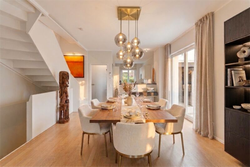 MODERNES & EXKLUSIVES TOWNHOUSE -21 qm Dachterrasse- 260 qm Ziergarten- dicht am Park