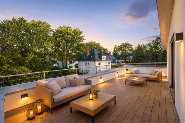 EXKLUSIVES & MODERNES DESIGNER- PENTHOUSE + 90 qm Sonnenterrasse + Whirlpool mit Weitblick