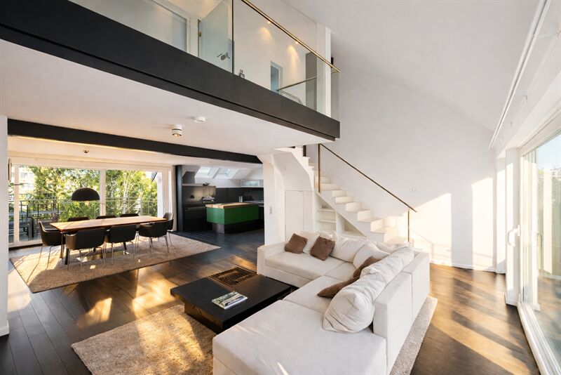 UNIKAT - EXKLUSIVES 5 METER-GALERIE-DACH -mit Weitblick - herrschaftlichewr Altbau- direkt Spree