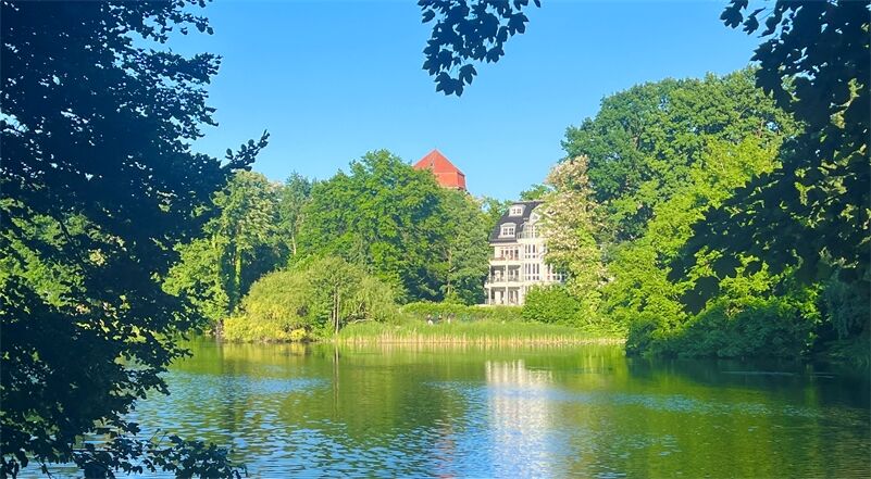EXKLUSIVES & IMPOSANTES 9 ZI. STADTPALAIS - für 2 MIO modernisiert- 1.050 qm Villengrundstück