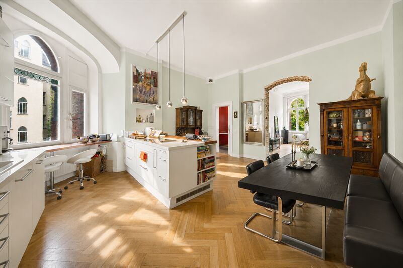 HERRSCHAFTLICHE 6 ZI. - STUCKWOHNUNG - im Gründerzeitdenkmal aus 1891 - Architektur Rudolf Schröder