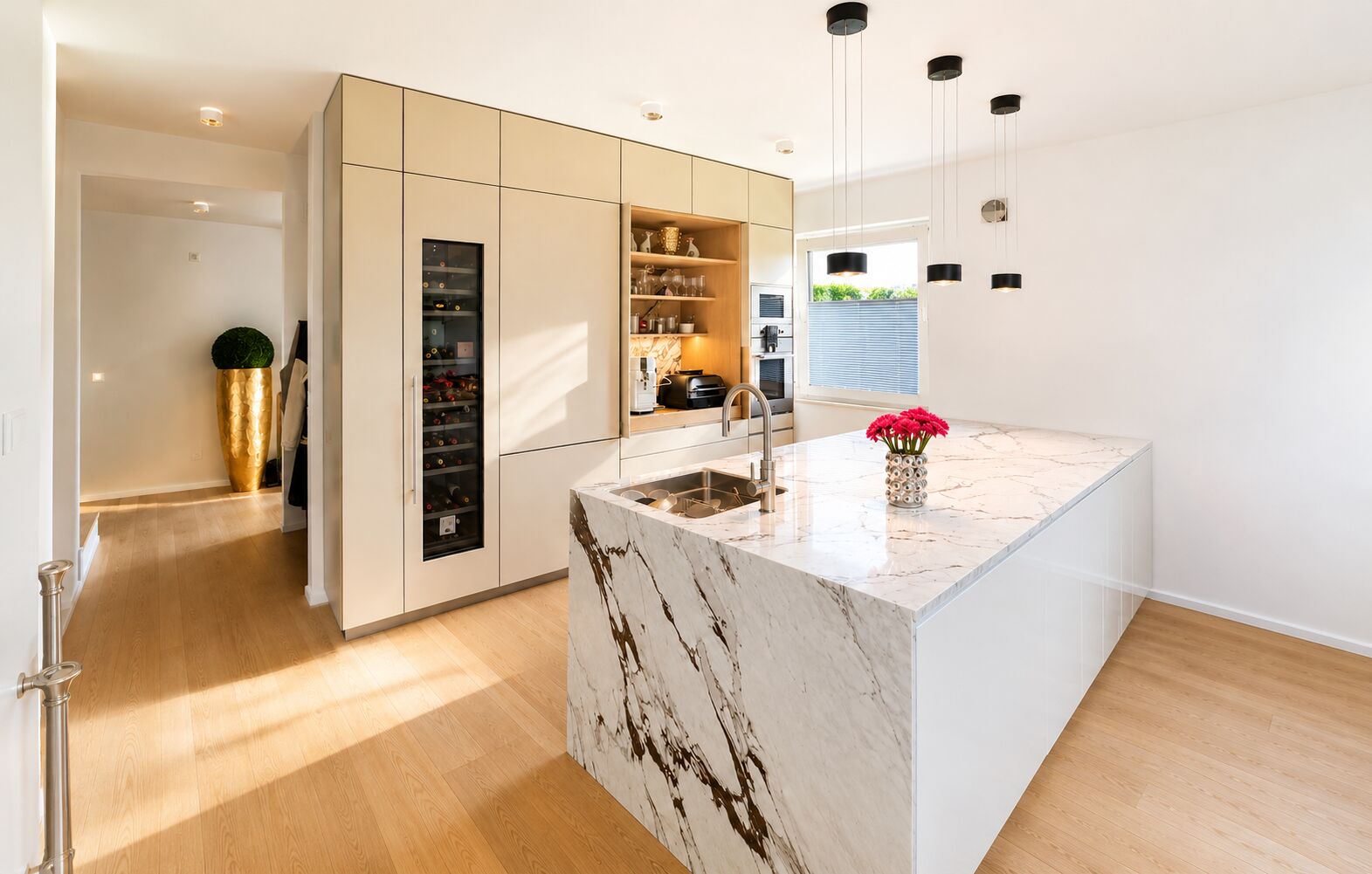 EXKLUSIVES DESIGNERHAUS FÜR HÖCHSTE ANSPRÜCHE - für 1.2 MIO modernisiert- 435 qm Villengrundstück