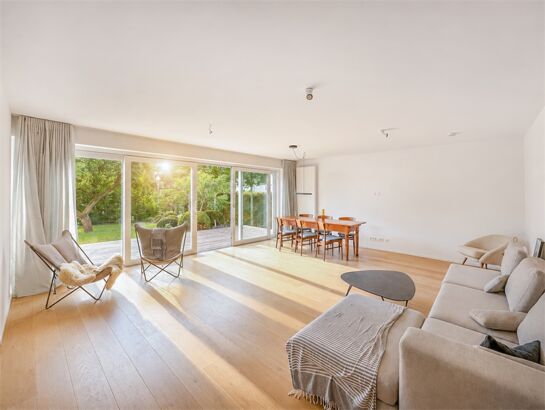EXKLUSIVES ARCHITEKTENHAUS + 200QM ANBAU-POTENTIAL - 1.011 qm Sonnengrundstück