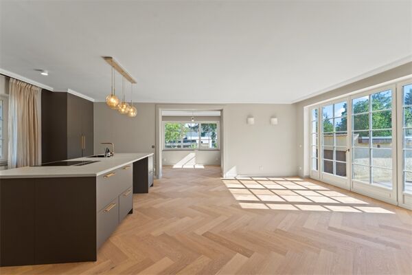 4.700,- pro QM-- EXKLUSIVE 5 ZI.-LANDHAUSVILLA auf ca 772 qm Sonnengrundstück- - dicht Kleinmachnow