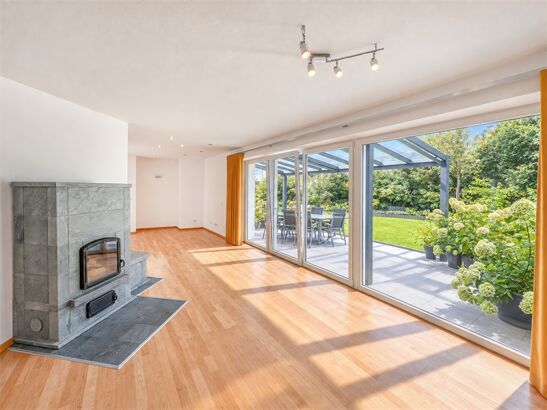 ERSTKLASSIGE & EXKLUSIVE 7 ZI.-ARCHITEKTENVILLA  2016-2022 umfangreich saniert in Ruhiglage
