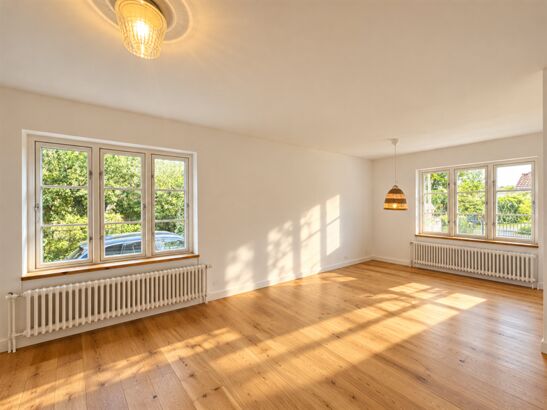 CA. 1.875QM SONNENGRUNDSTÜCK MIT EXKLUSIVEM LANDHAUS - 2022 modernisiert in Ruhiglage